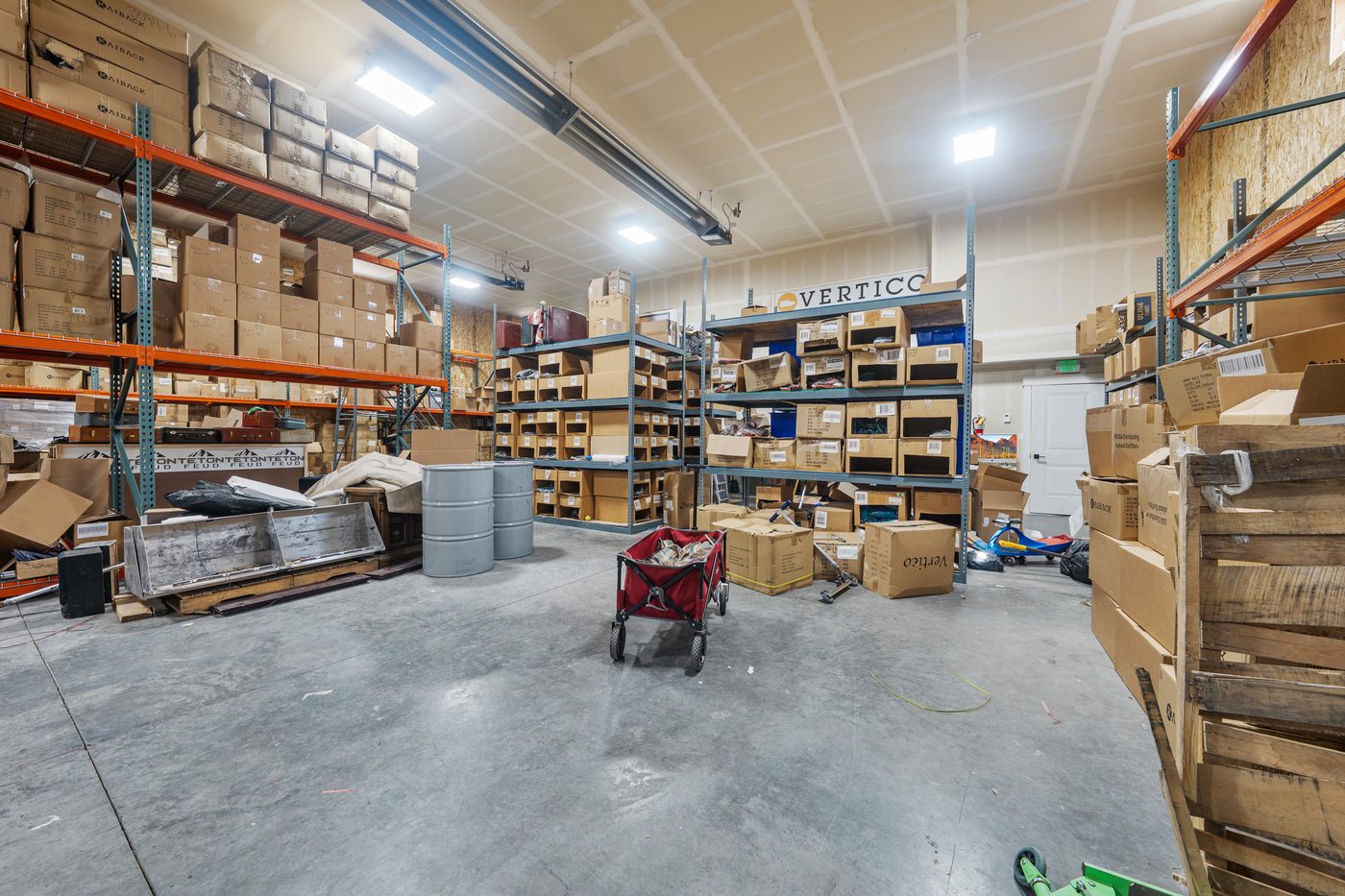 Warehouse shelving bays with inventory storage