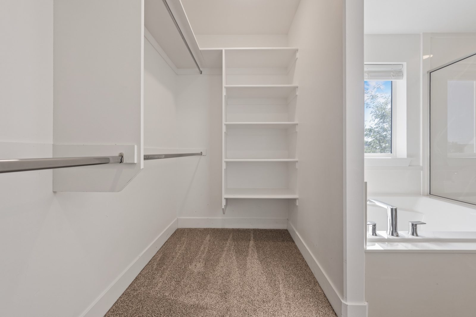 Walk-in closet