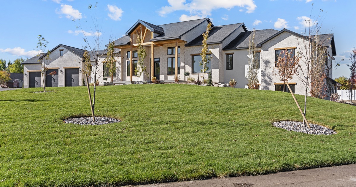 Building a Brand Around Your Property: The Smith Robinson Approach | Smith Robinson Real Estate Two70